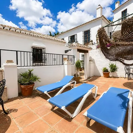 Apartman Hideaway With Shared Pool *