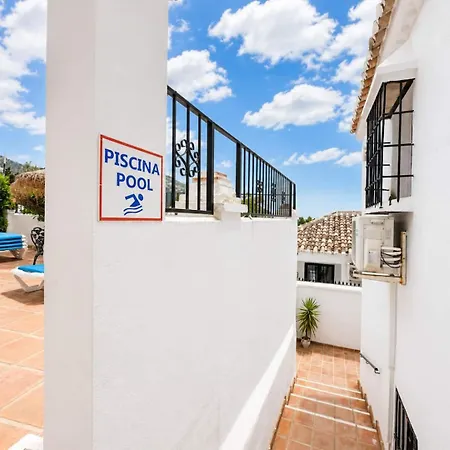 Apartman Hideaway With Shared Pool *