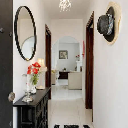 Apartman Hideaway With Shared Pool *
